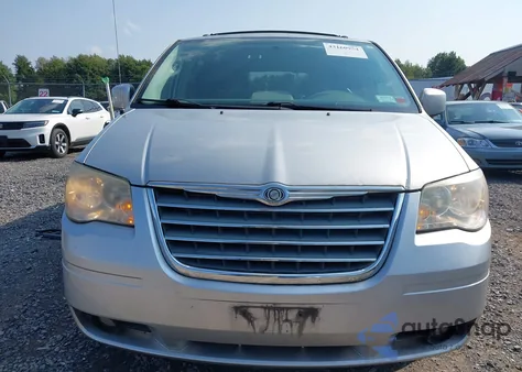 2010 Chrysler Town & Country Touring from USA, damaged, VIN 2A4RR5D14AR221292